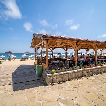 Hvd Viva Club Ultra All Inclusive - Private Beach & Free Parking Golden Sands Bagian luar foto
