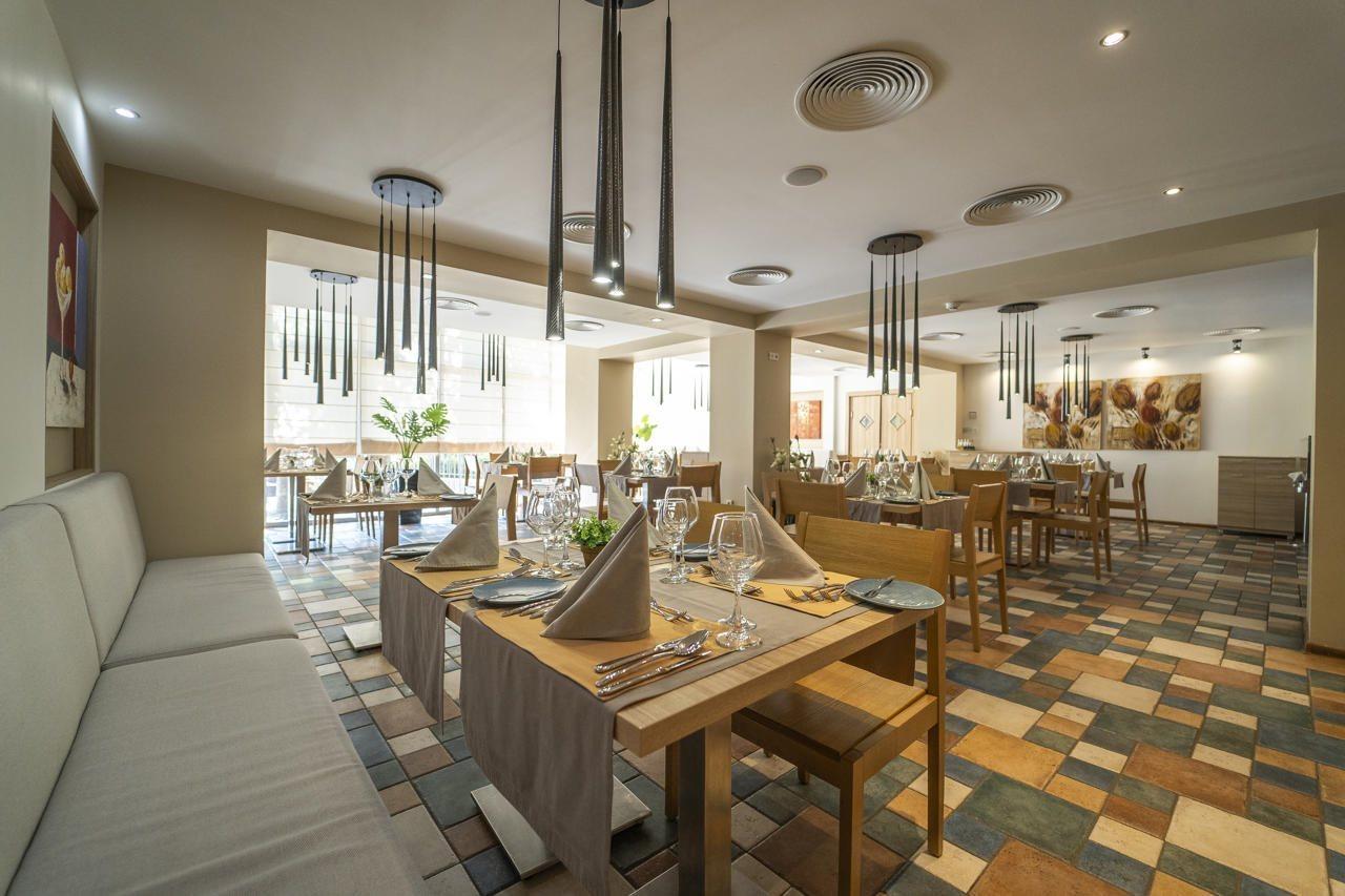 Hvd Viva Club Ultra All Inclusive - Private Beach & Free Parking Golden Sands Bagian luar foto