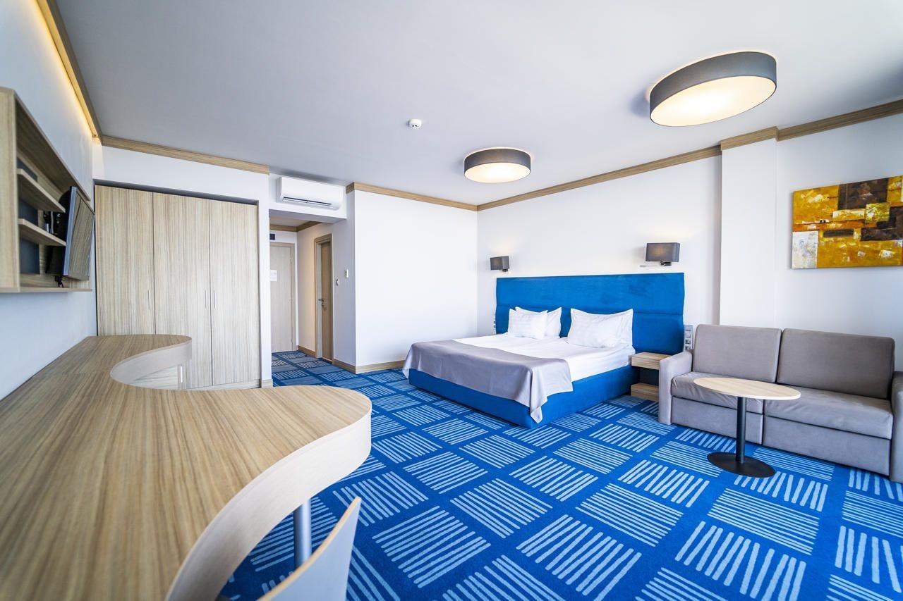 Hvd Viva Club Ultra All Inclusive - Private Beach & Free Parking Golden Sands Bagian luar foto