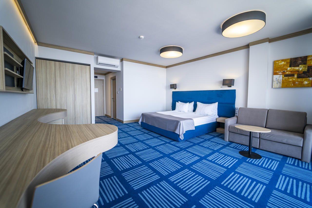 Hvd Viva Club Ultra All Inclusive - Private Beach & Free Parking Golden Sands Bagian luar foto