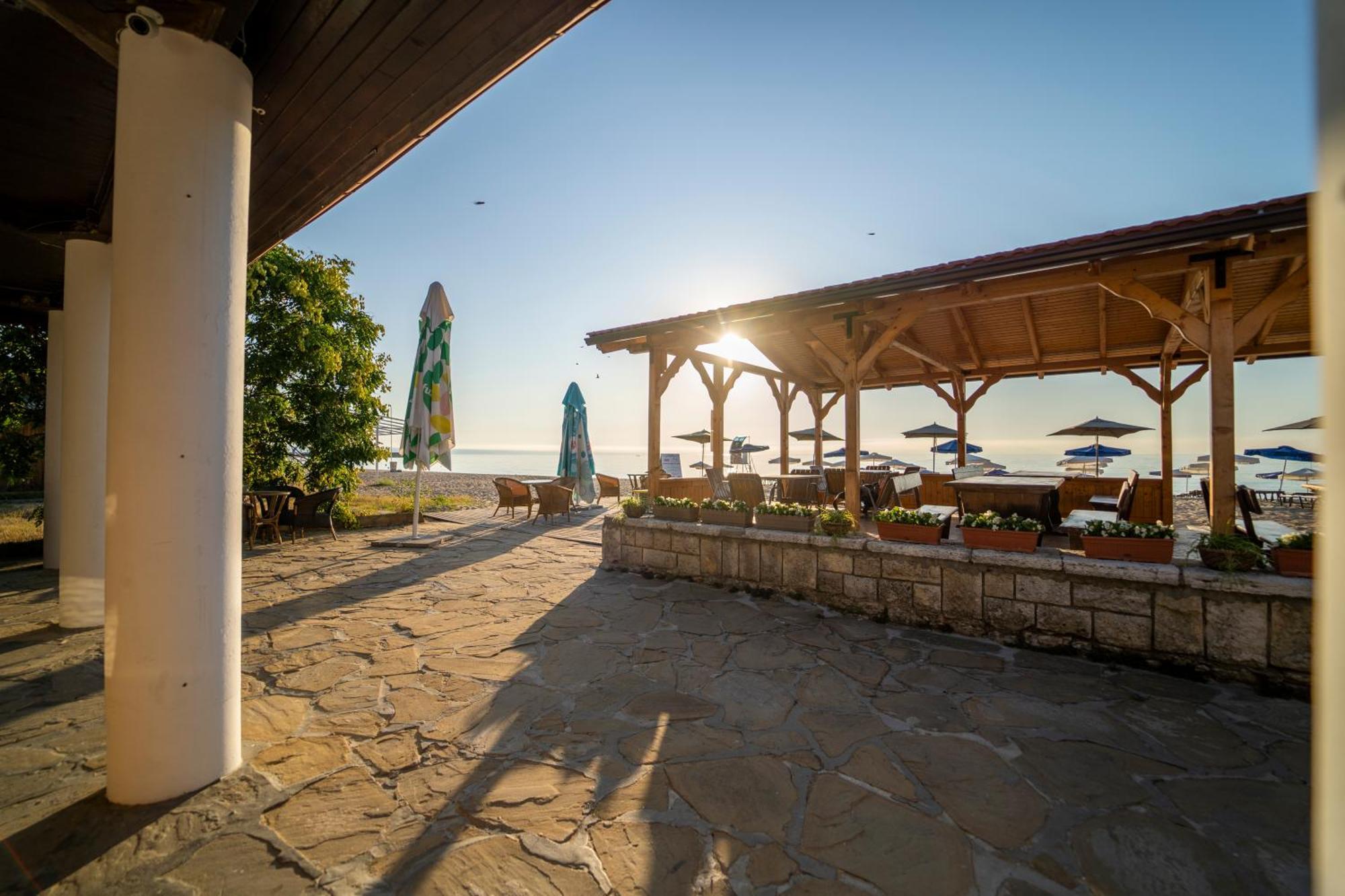 Hvd Viva Club Ultra All Inclusive - Private Beach & Free Parking Golden Sands Bagian luar foto
