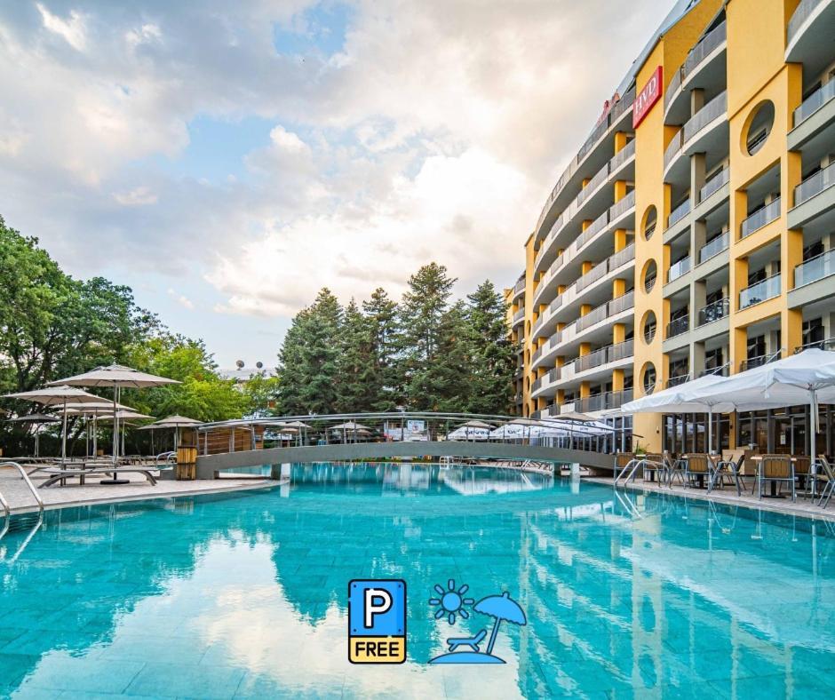 Hvd Viva Club Ultra All Inclusive - Private Beach & Free Parking Golden Sands Bagian luar foto